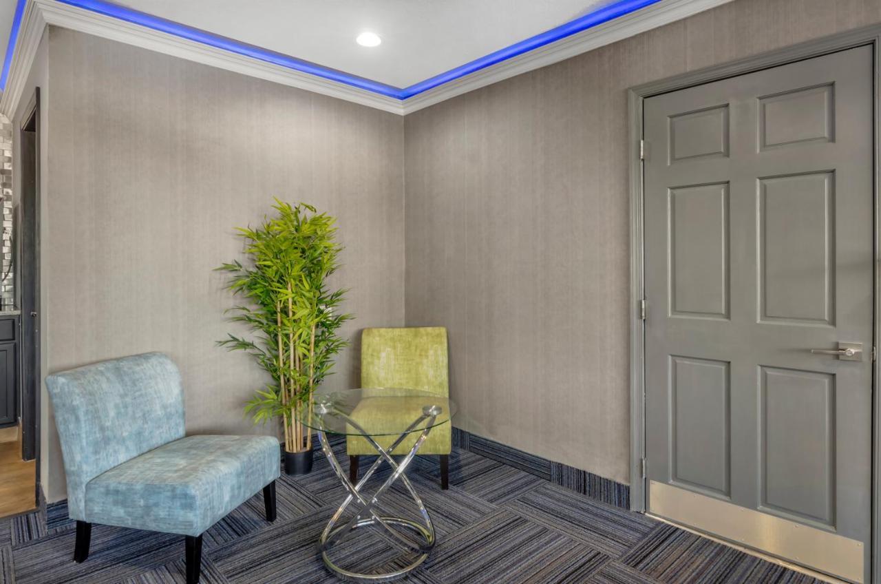 Econo Lodge Waynesboro - Skyline Drive Екстериор снимка