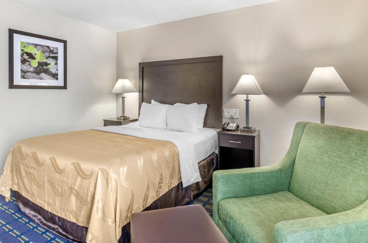 Econo Lodge Waynesboro - Skyline Drive Екстериор снимка