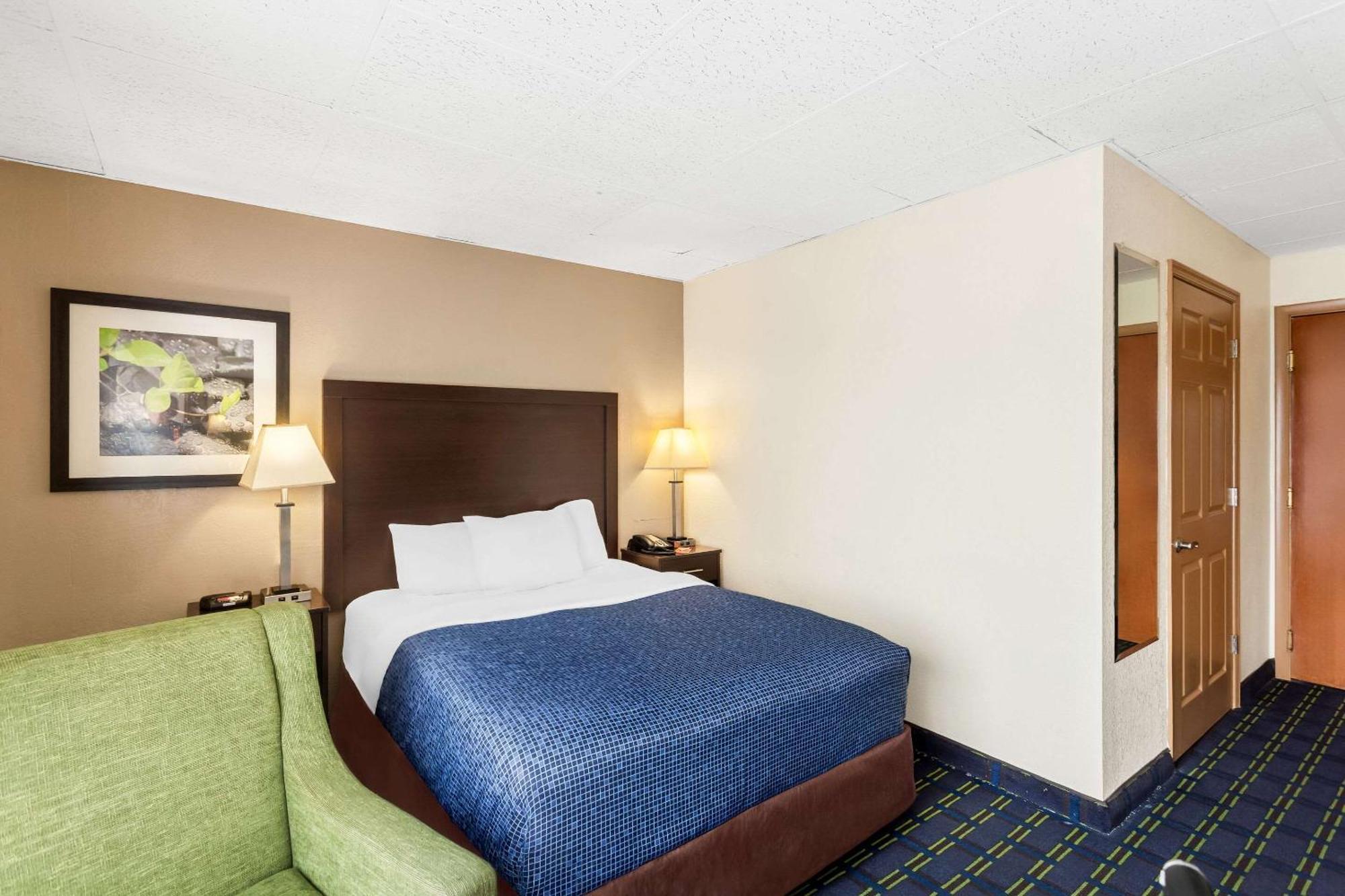Econo Lodge Waynesboro - Skyline Drive Екстериор снимка