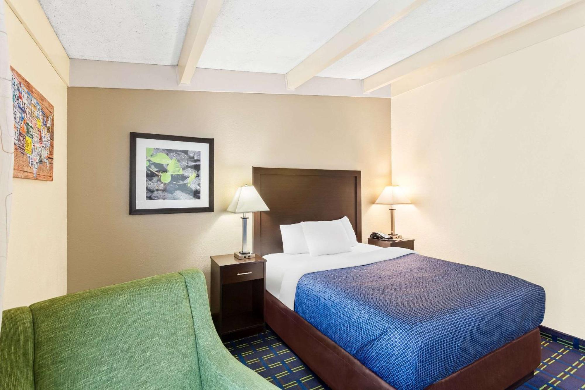 Econo Lodge Waynesboro - Skyline Drive Екстериор снимка