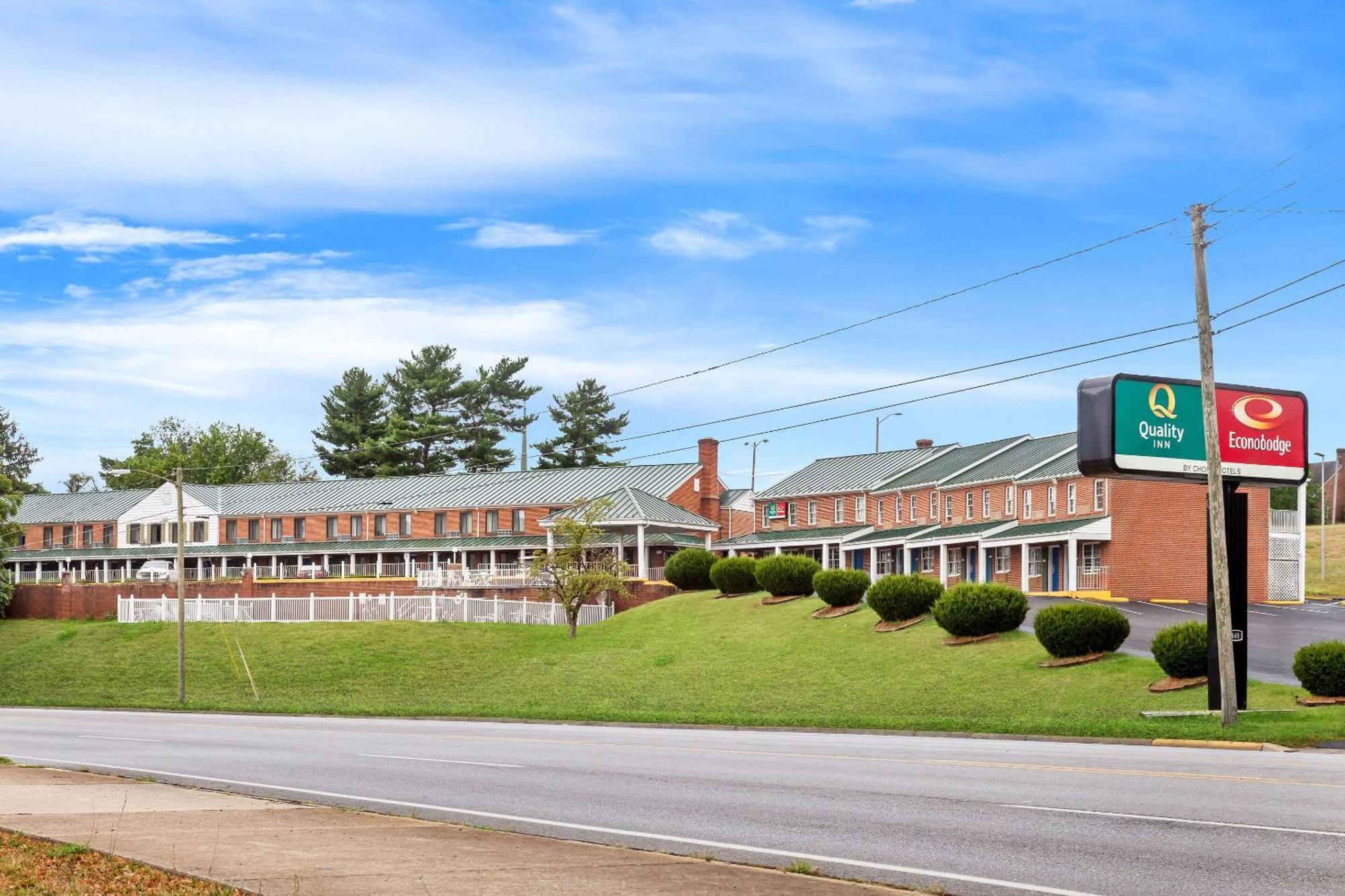 Econo Lodge Waynesboro - Skyline Drive Екстериор снимка